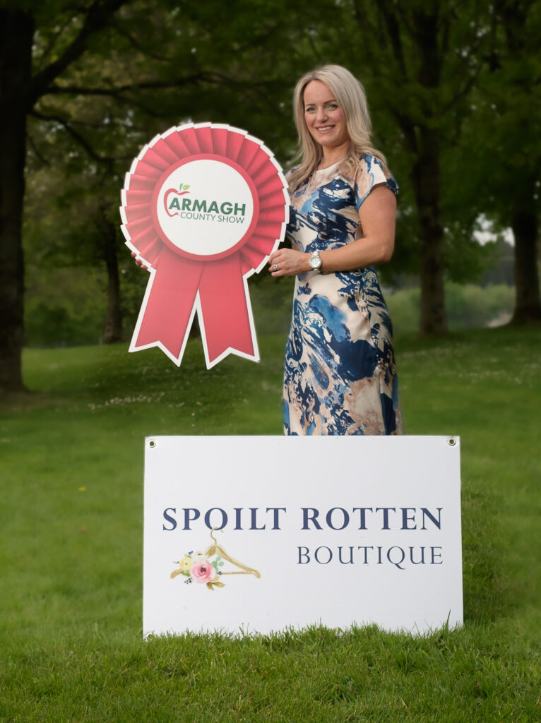 Victoria Launches Best Dressed at Armagh Show - Vimarsana News